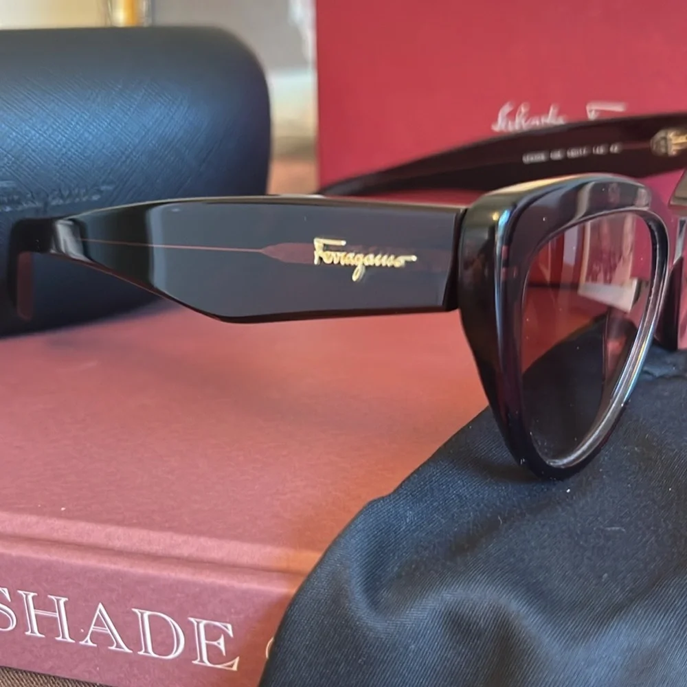 Salvatore Ferragamo SF930S 606 Bordeaux Cat Eye Sunglasses NWT